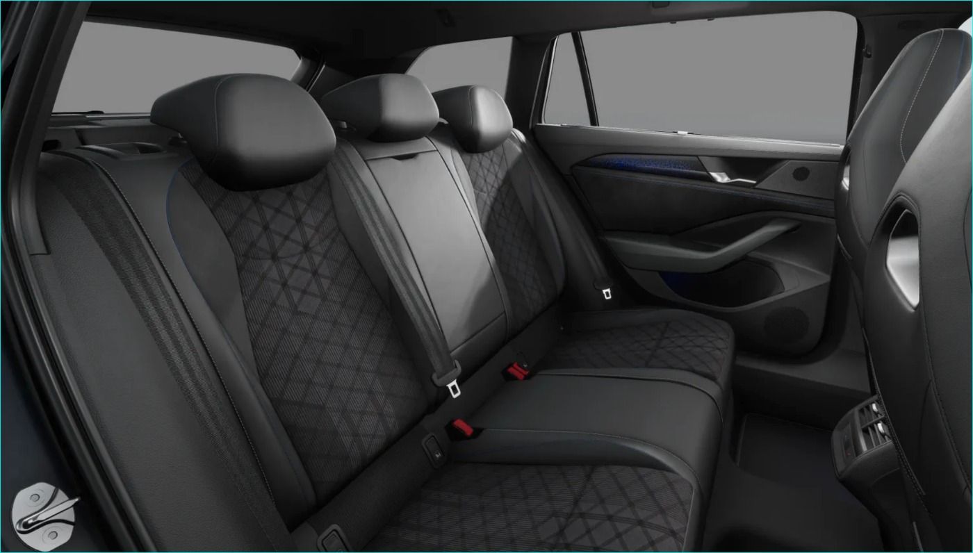 Fahrzeugabbildung Volkswagen Passat TDI R-Line AHK Nav HUD BlackStyle DCC 360