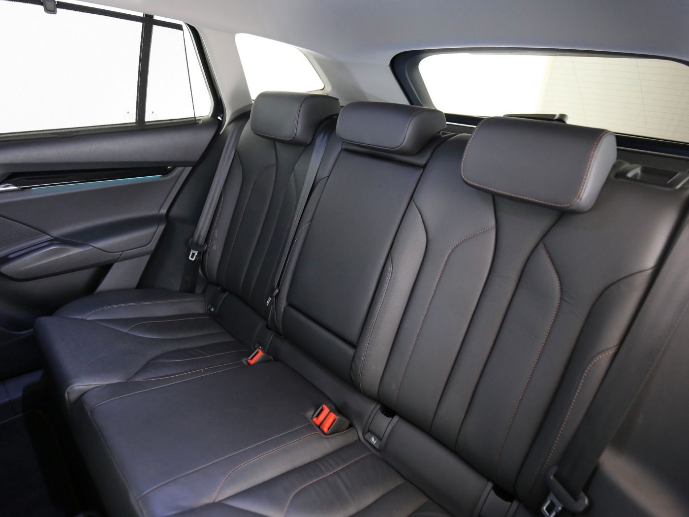 Fahrzeugabbildung SKODA Enyaq 60 Suite ACC|LED|Navi|VirtualCP|Kamera|PDC