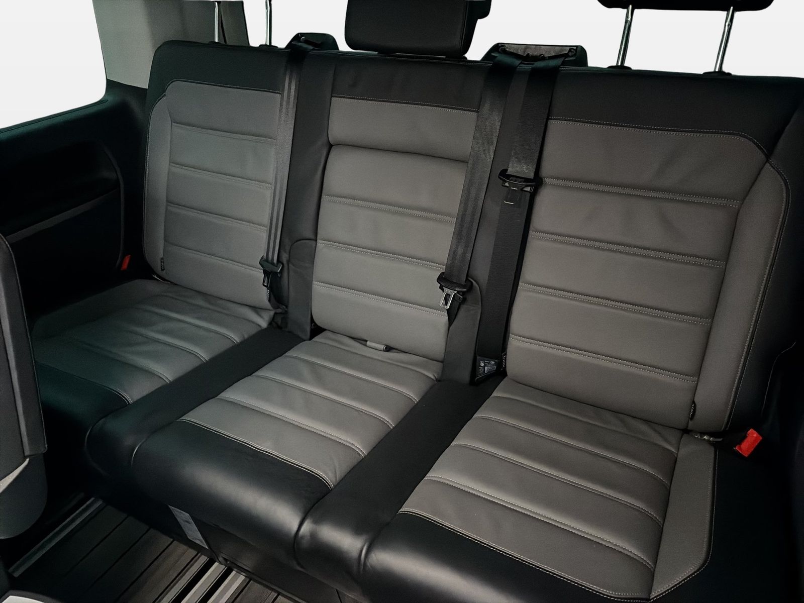 Fahrzeugabbildung Volkswagen T6.1 Multivan 2.0 TDI FWD Highline