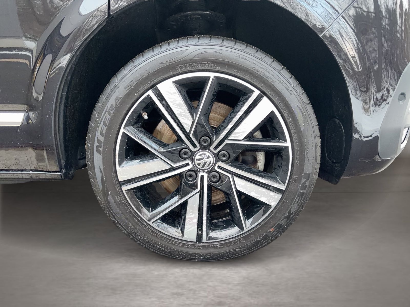 Fahrzeugabbildung Volkswagen T6.1 Multivan 2.0 TDI FWD Highline