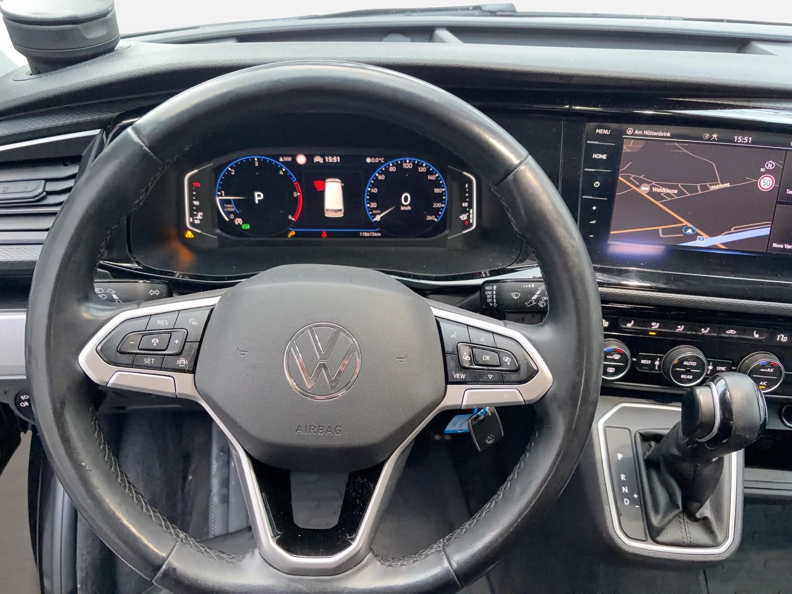 Fahrzeugabbildung Volkswagen T6.1 Multivan 2.0 TDI FWD Highline