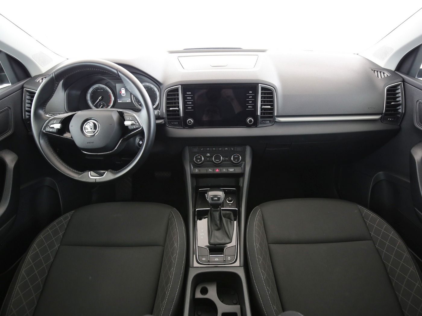 Fahrzeugabbildung SKODA Karoq 1.5 TSI ACT Ambition AHK|Navi|KlimaA|PDC