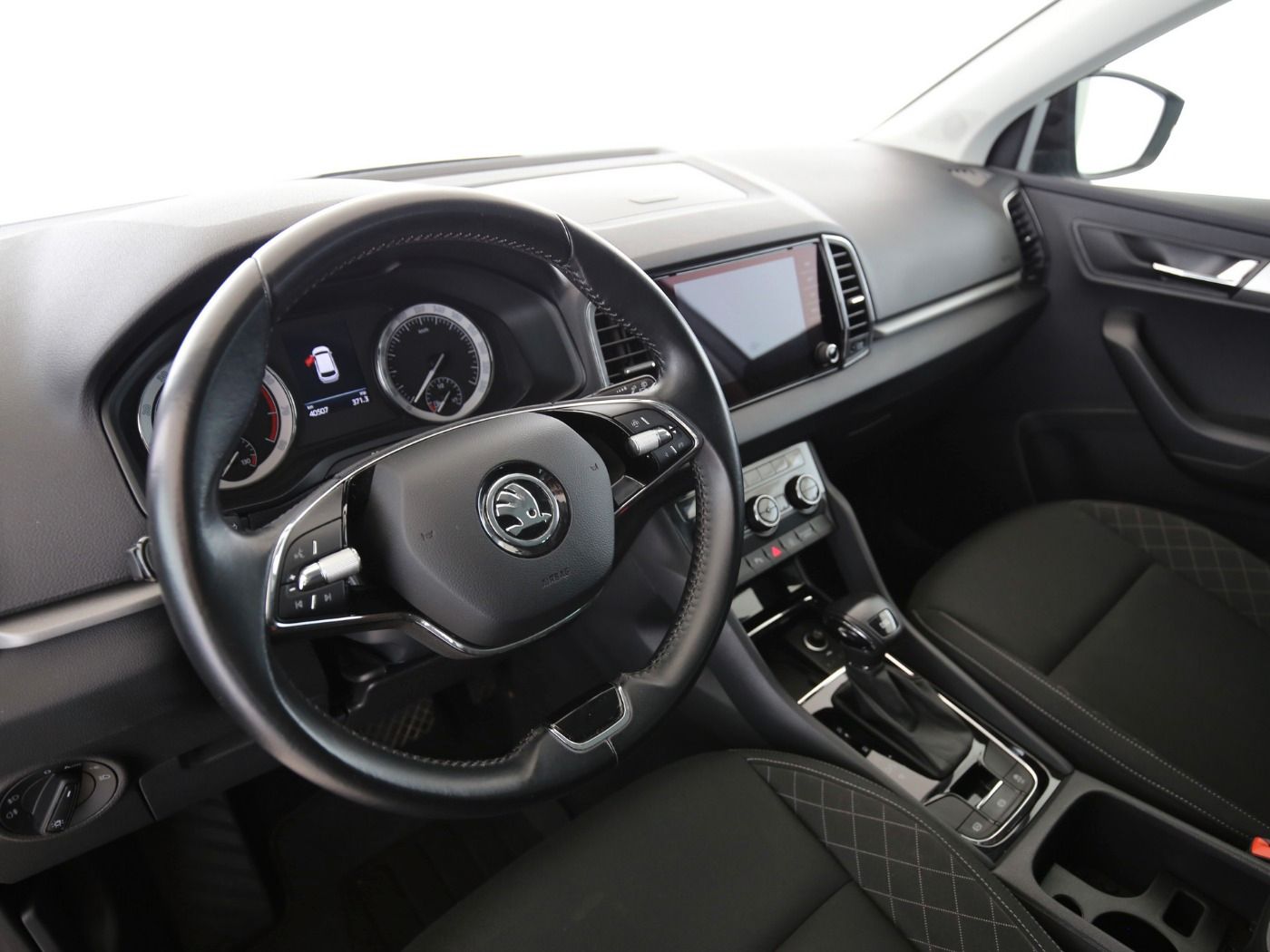 Fahrzeugabbildung SKODA Karoq 1.5 TSI ACT Ambition AHK|Navi|KlimaA|PDC