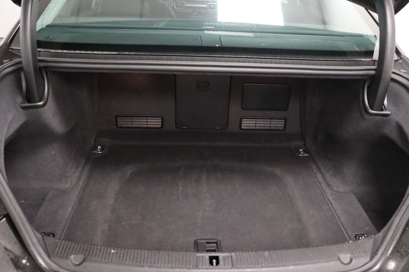 Fahrzeug autohaus mense Fahrzeugabbildung Audi A8 3.0 TDI quattro tiptronic |Luft|4xSHZ|ACC|STH