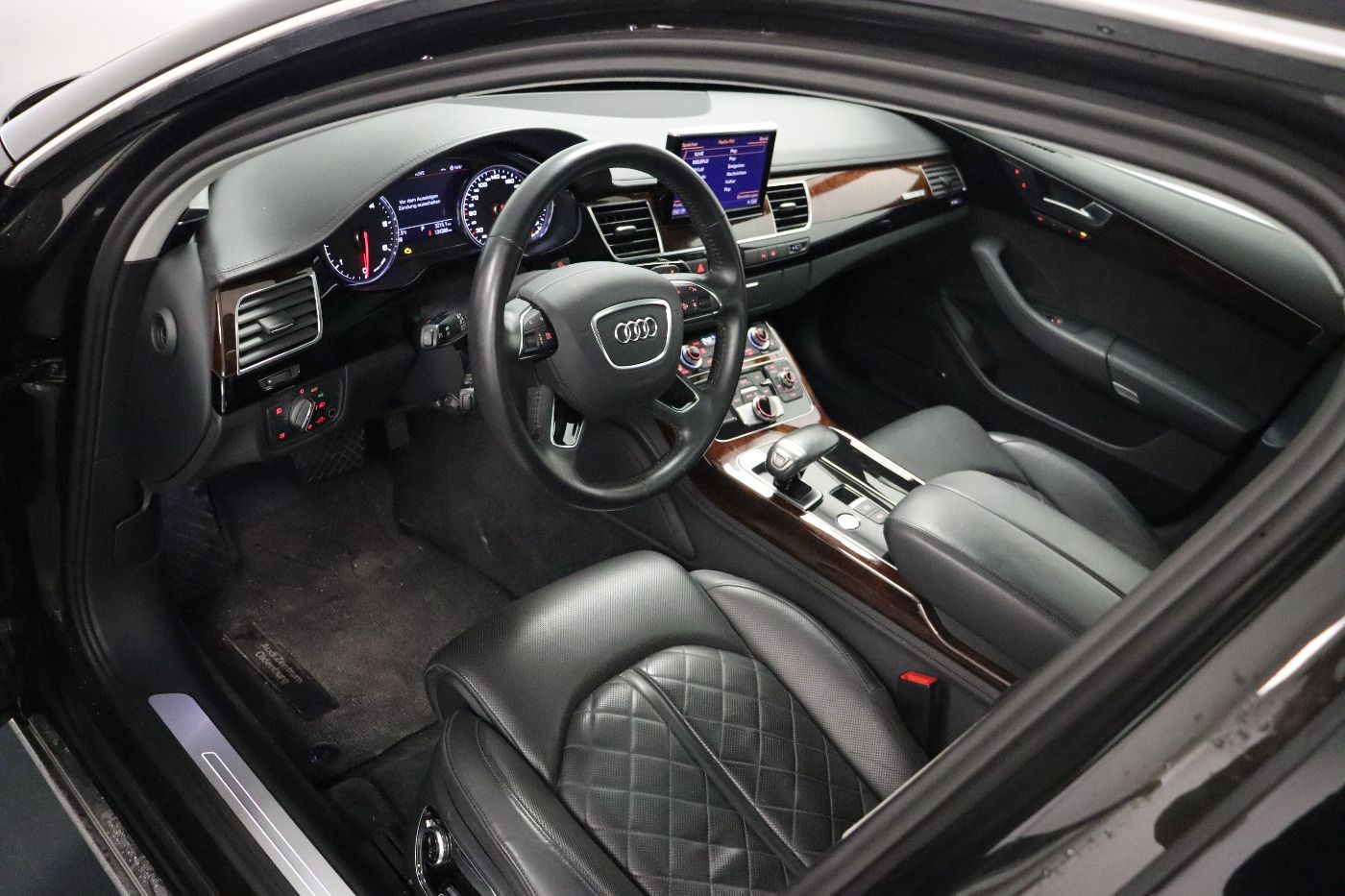 Fahrzeug autohaus mense Fahrzeugabbildung Audi A8 3.0 TDI quattro tiptronic |Luft|4xSHZ|ACC|STH