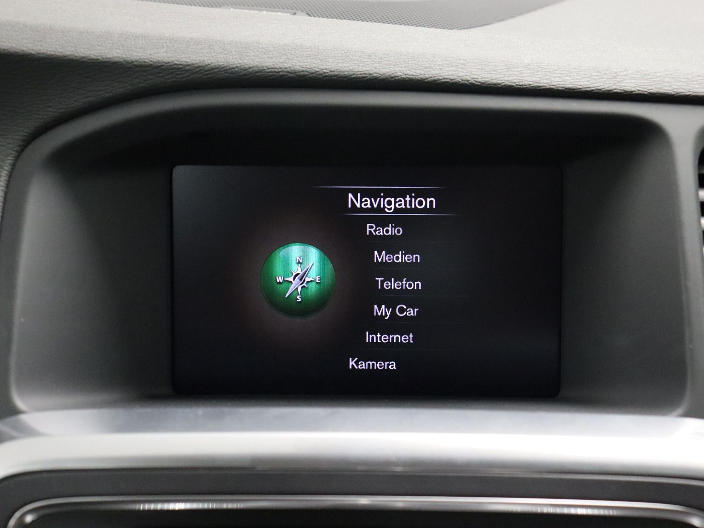 Fahrzeugabbildung Volvo V60 Cross Country Plus D4 EU6 SD|Navi|Xenon|PDC