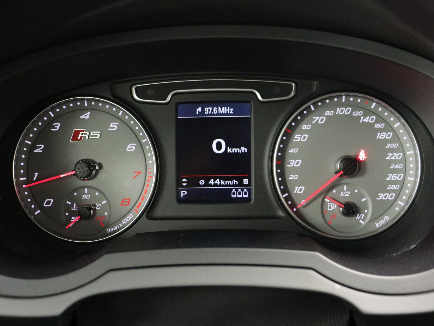 Fahrzeugabbildung Audi RS Q3 2.5 TFSI quattro tiptronic |SD|FLA|LM|PDC