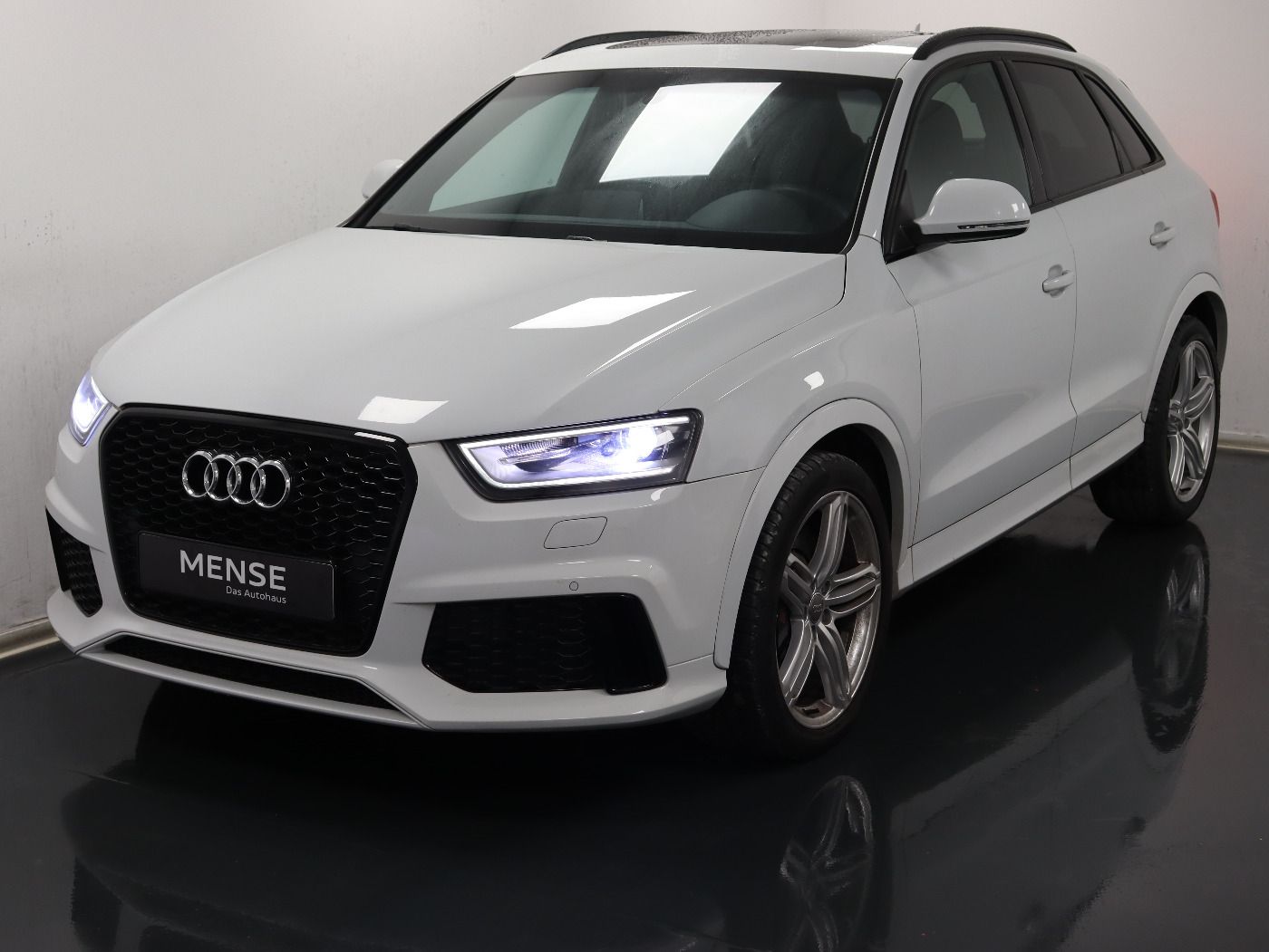 Fahrzeugabbildung Audi RS Q3 2.5 TFSI quattro tiptronic |SD|FLA|LM|PDC