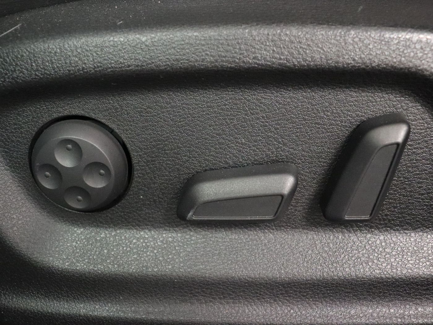 Fahrzeugabbildung Audi RS Q3 2.5 TFSI quattro tiptronic |SD|FLA|LM|PDC