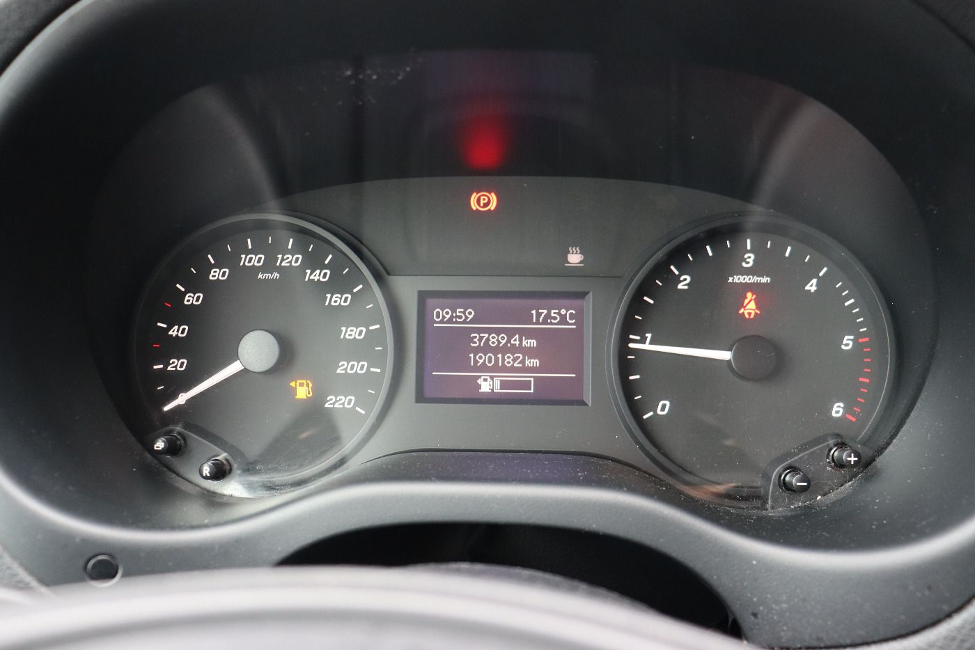 Fahrzeugabbildung Mercedes-Benz Vito Tourer Pro 110 CDI extralang 9-Sitzer LM