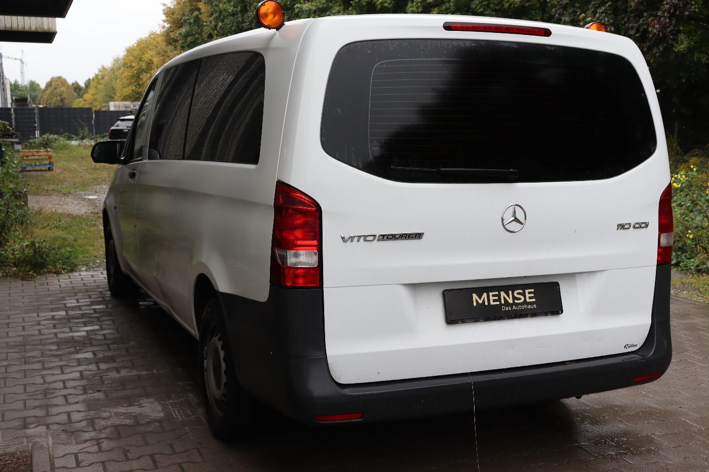 Fahrzeugabbildung Mercedes-Benz Vito Tourer Pro 110 CDI extralang 9-Sitzer LM