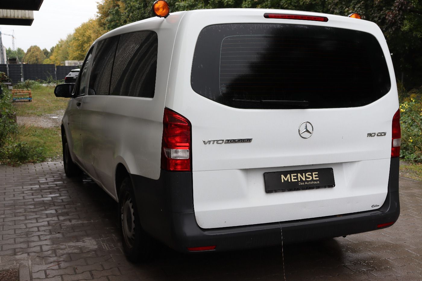 Fahrzeugabbildung Mercedes-Benz Vito Tourer Pro 110 CDI extralang 9-Sitzer LM