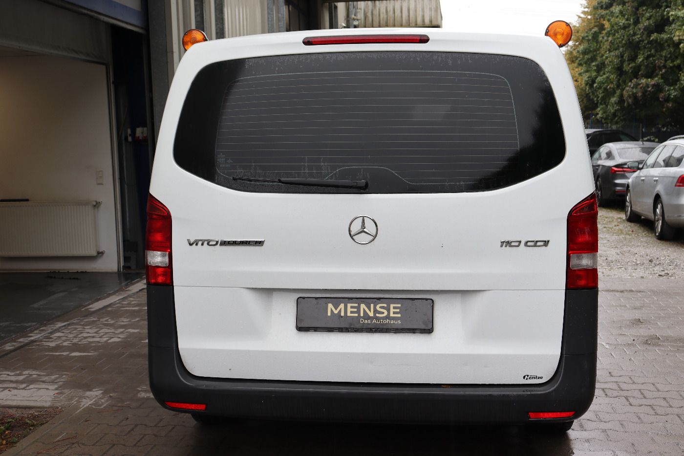 Fahrzeugabbildung Mercedes-Benz Vito Tourer Pro 110 CDI extralang 9-Sitzer LM