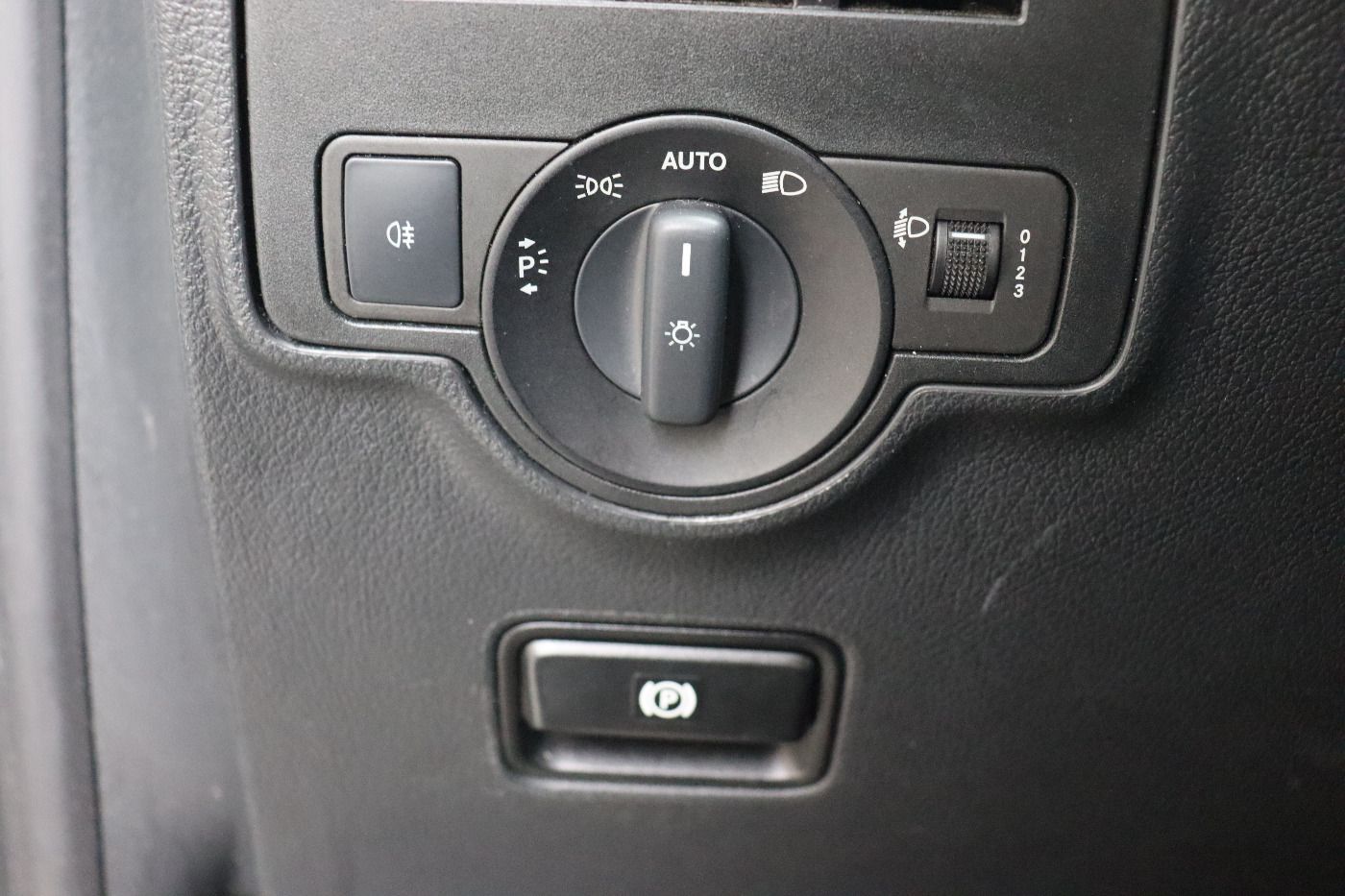 Fahrzeugabbildung Mercedes-Benz Vito Tourer Pro 110 CDI extralang 9-Sitzer LM