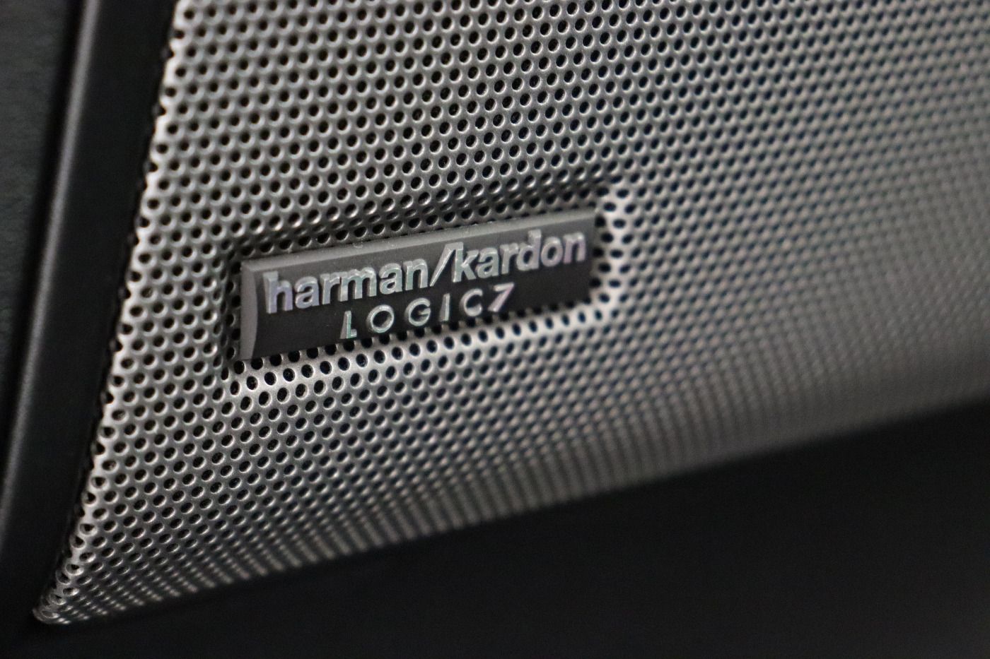 Fahrzeugabbildung Land Rover Discovery 4 TDV6 HSE Luft|4xSHZG|Navi|VirtualCP