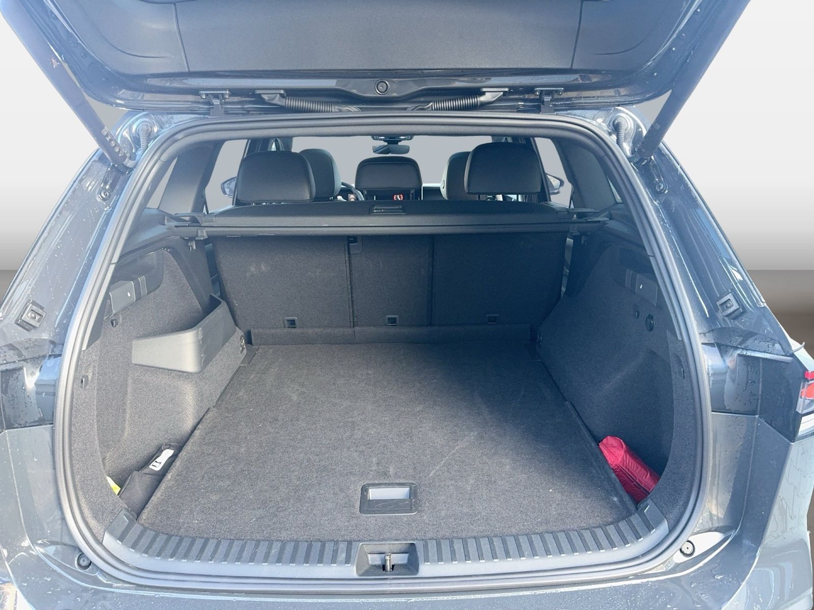 Fahrzeugabbildung Volkswagen Tayron Life 2.0 l TSI OPF 4MOTION DSG GJR Pano N - mit KI generiert/bearbeitet
