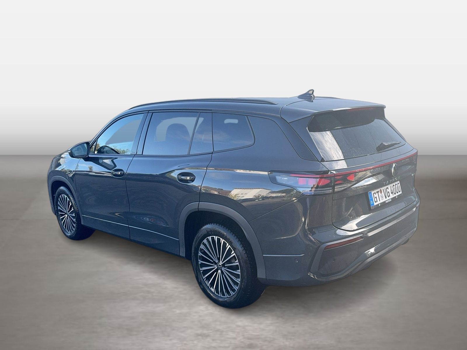 Fahrzeugabbildung Volkswagen Tayron Life 2.0 l TSI OPF 4MOTION DSG GJR Pano N - mit KI generiert/bearbeitet