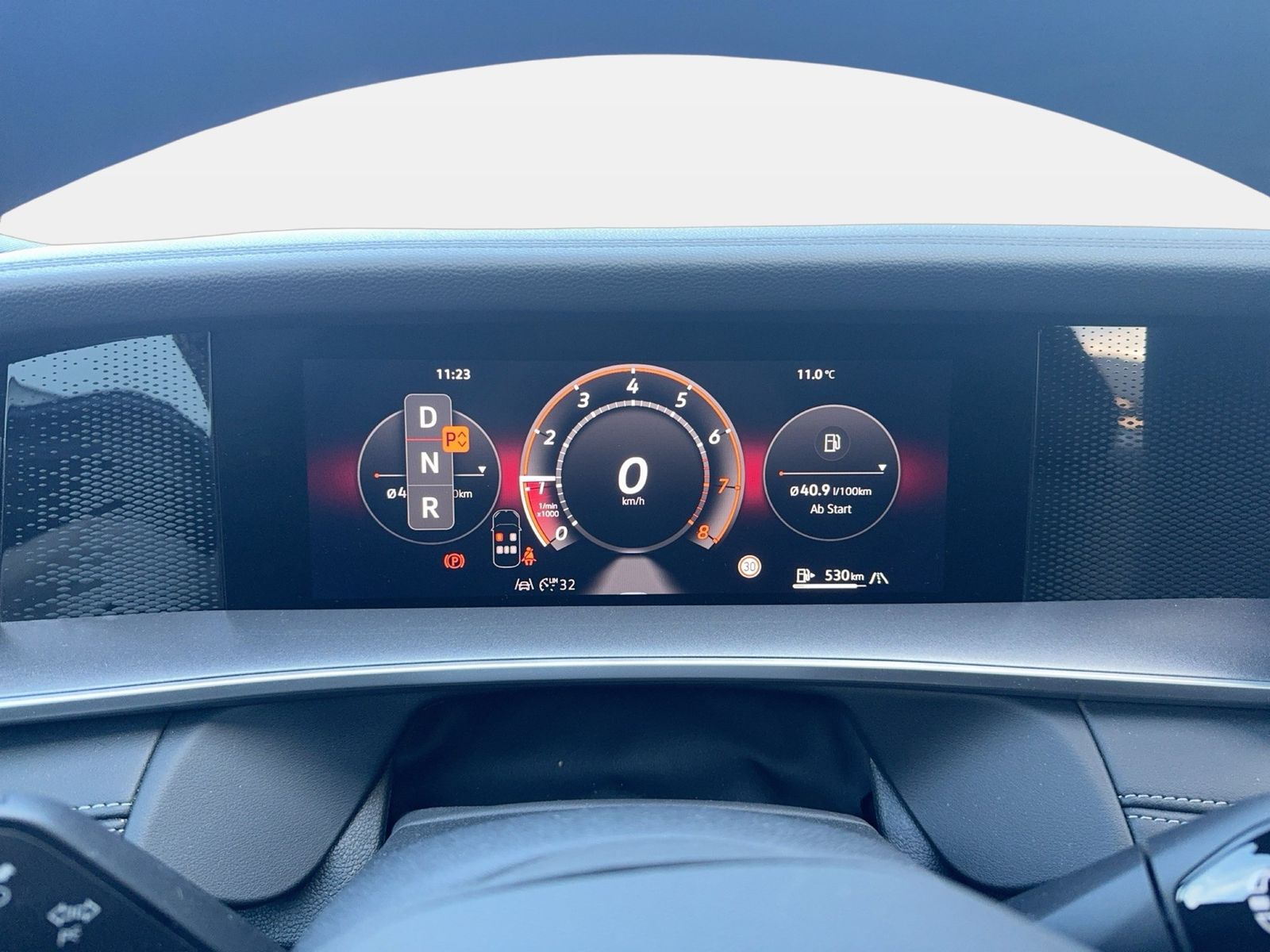 Fahrzeugabbildung Volkswagen Tayron Life 2.0 l TSI OPF 4MOTION DSG GJR Pano N - mit KI generiert/bearbeitet
