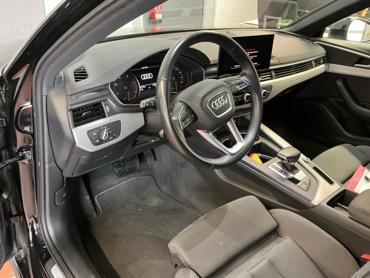 Fahrzeugabbildung Audi A4 Avant 40 TDI quattro S tronic S line AHK|ACC