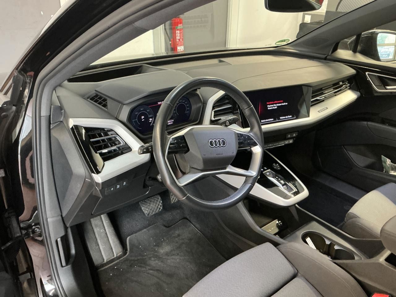 Fahrzeugabbildung Audi Q4 e-tron 40 Matrix|CarPlay|HUD|Standhzg|ACC|LED