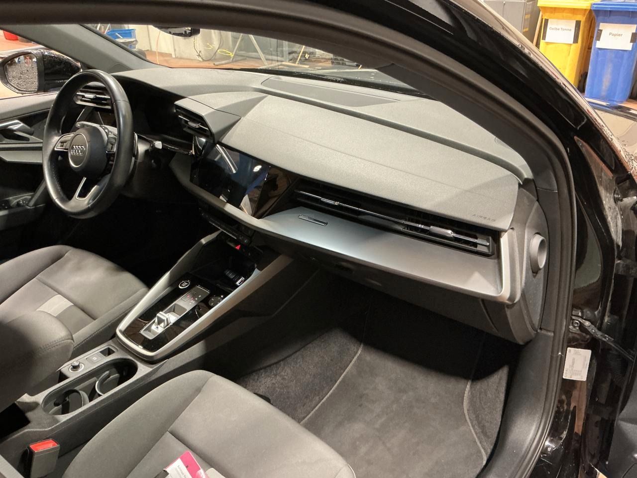Fahrzeugabbildung Audi A3 Sportback 40 TFSI e S tronic Navi|VirtualCP