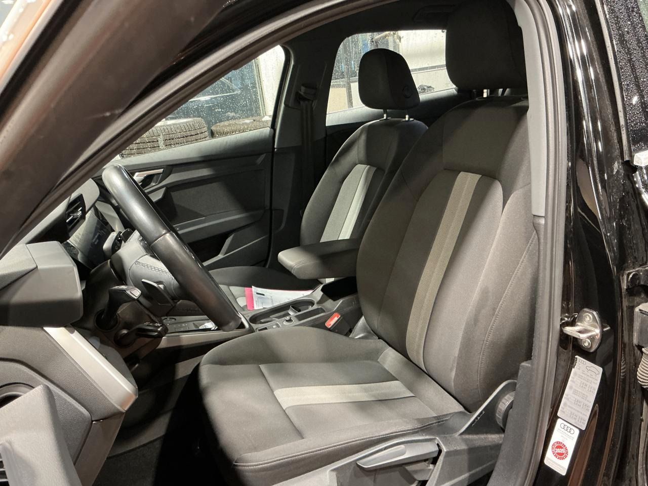 Fahrzeugabbildung Audi A3 Sportback 40 TFSI e S tronic Navi|VirtualCP