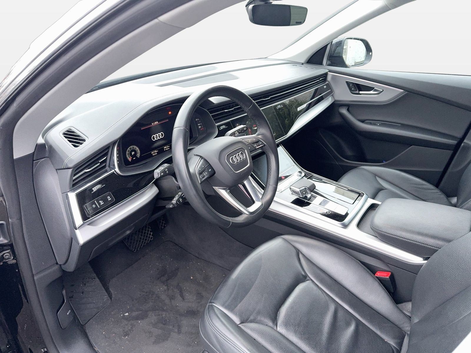 Fahrzeugabbildung Audi Q8 55 TFSI quattro tiptronic Luft|4xSHZG|ACC|LED