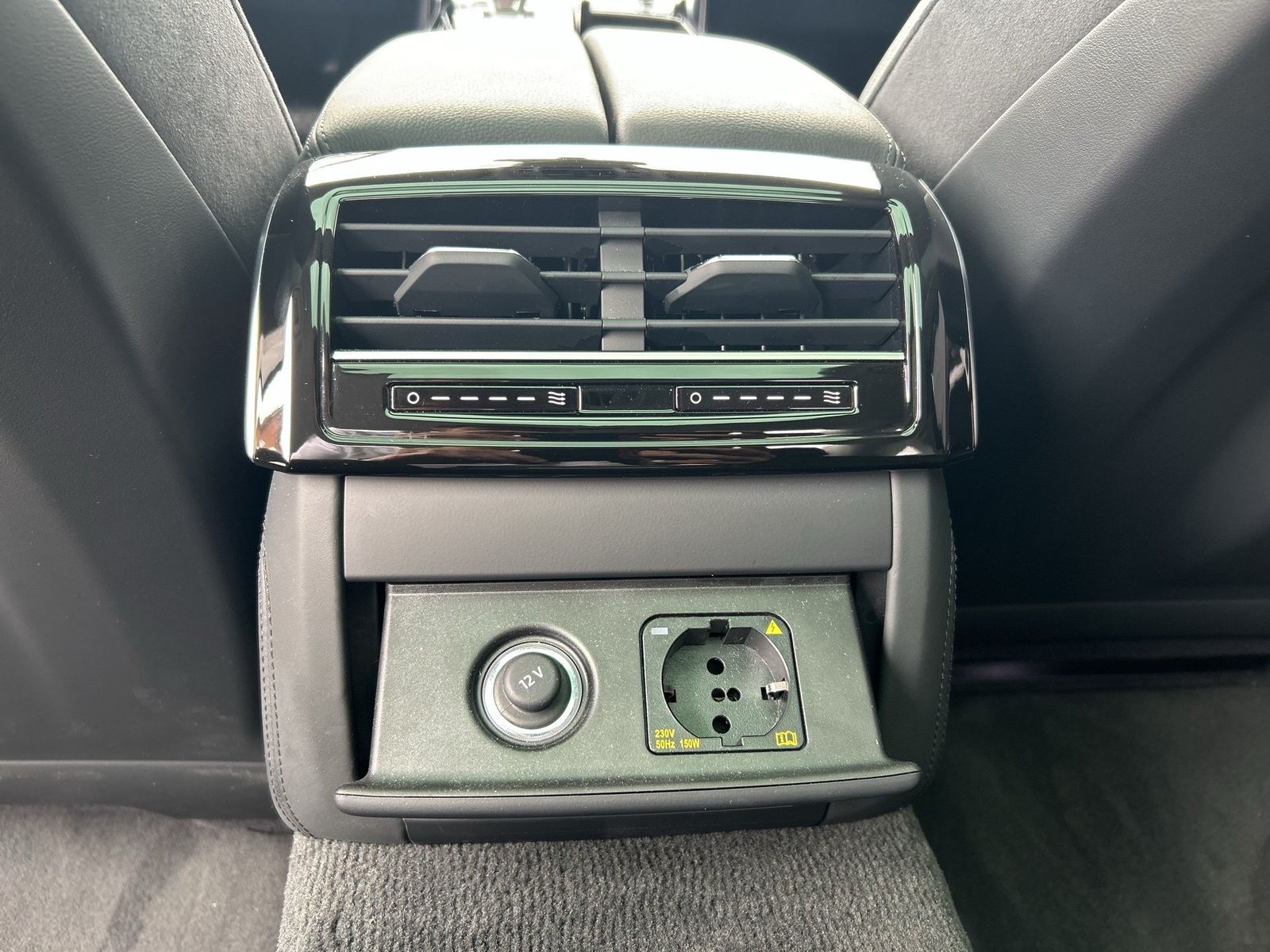 Fahrzeugabbildung Audi A8 lang 60 TFSI e quattro Matrix|AHK|HUD|Luft