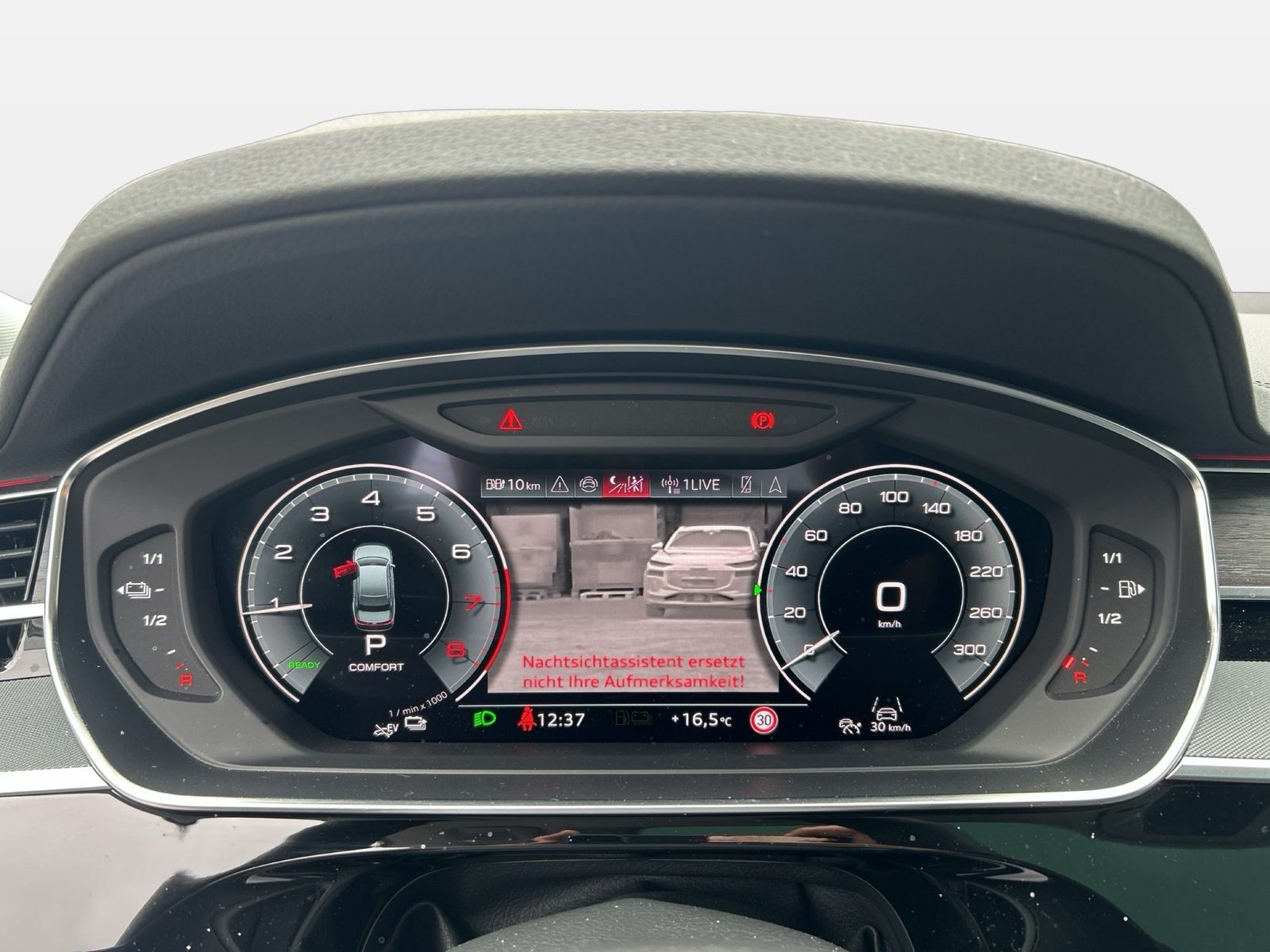 Fahrzeugabbildung Audi A8 lang 60 TFSI e quattro Matrix|AHK|HUD|Luft