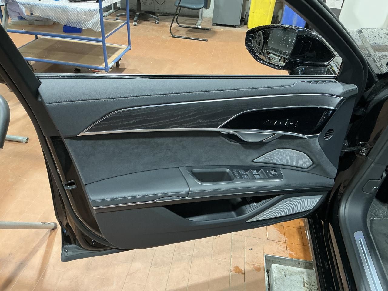 Fahrzeugabbildung Audi A8 lang 60 TFSI e quattro Matrix|AHK|HUD|Luft