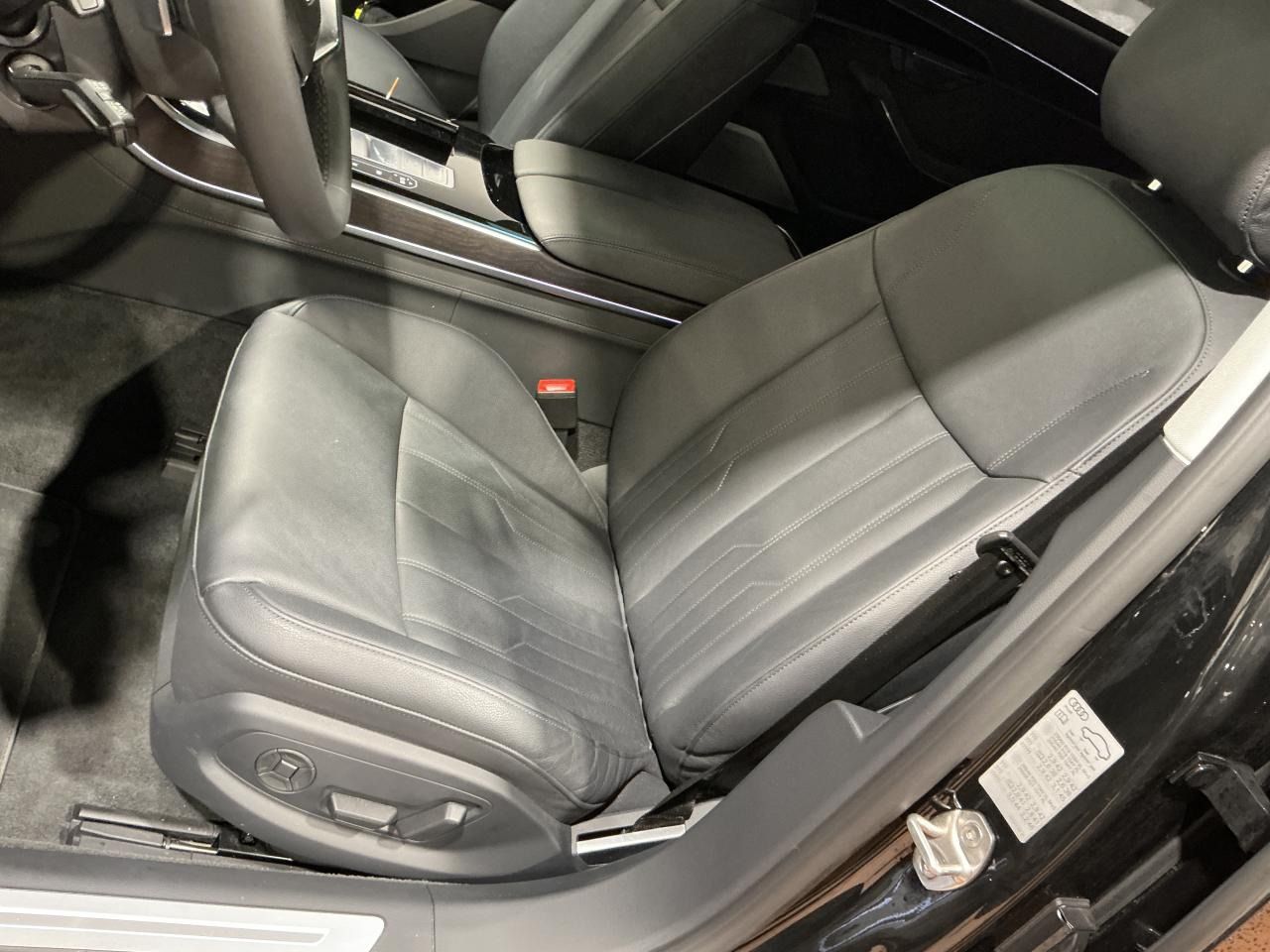 Fahrzeugabbildung Audi A8 lang 60 TFSI e quattro Matrix|AHK|HUD|Luft