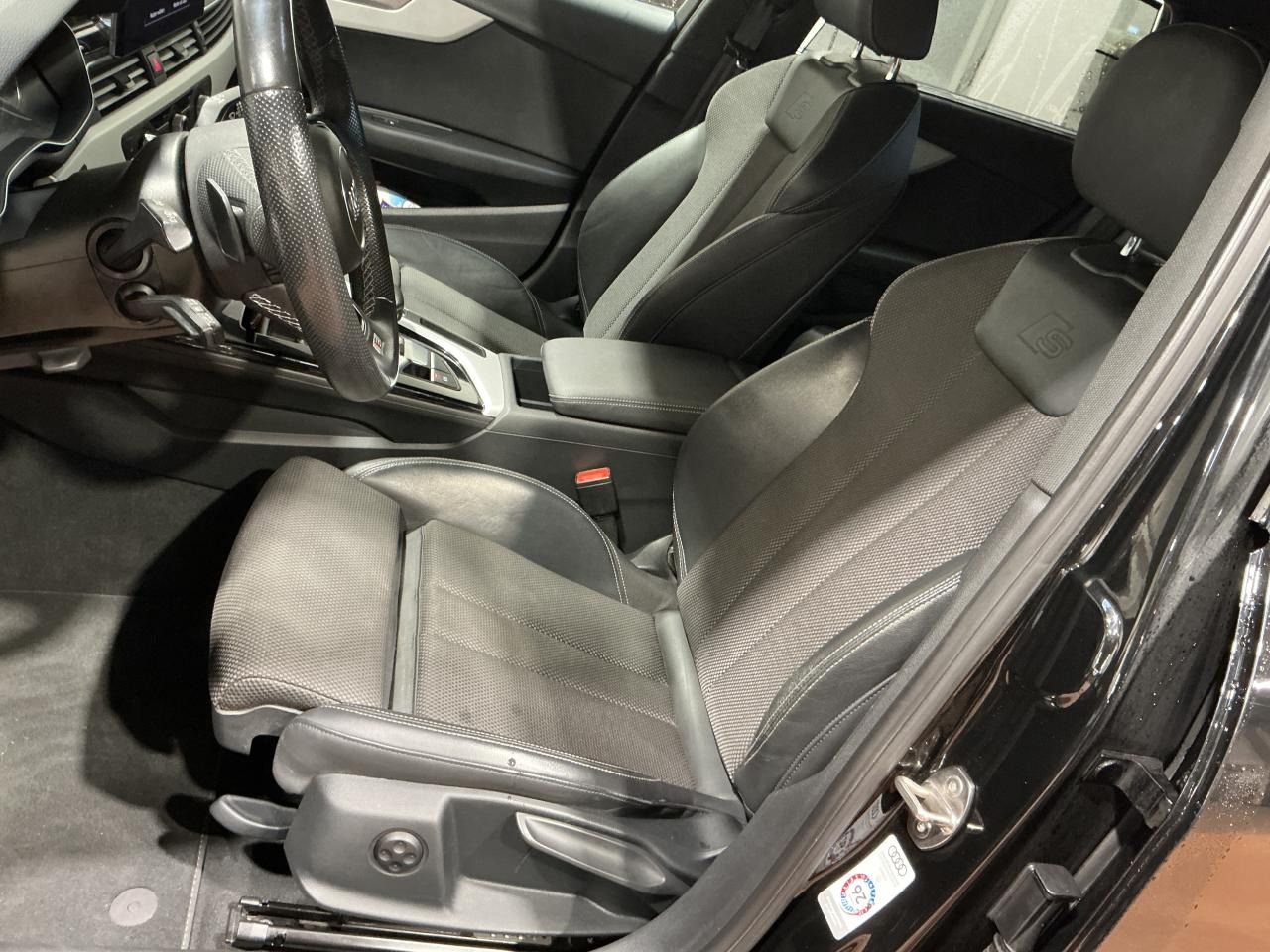 Fahrzeugabbildung Audi A4 Avant 35 TDI S tronic S line AHK|LED|Navi|PDC