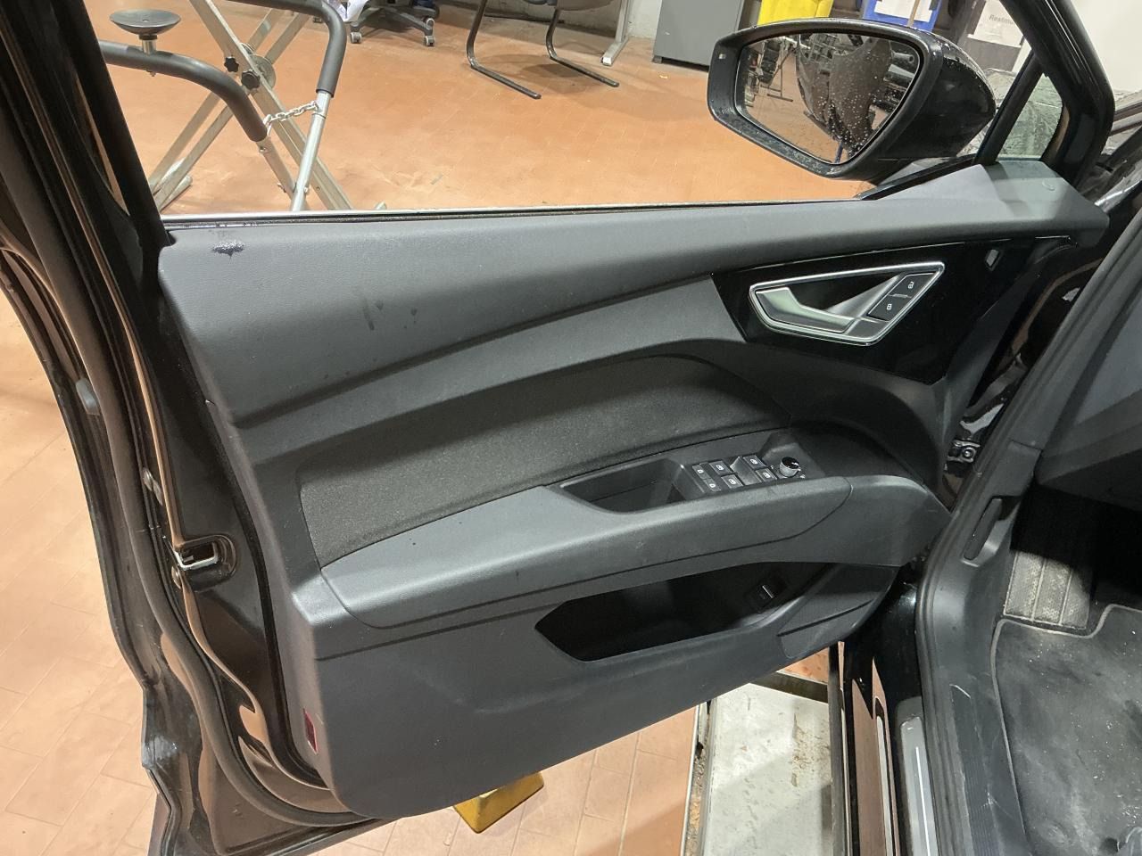Fahrzeugabbildung Audi Q4 e-tron 40 AHK|HUD|Standhzg|ACC|LED|Navi|PDC