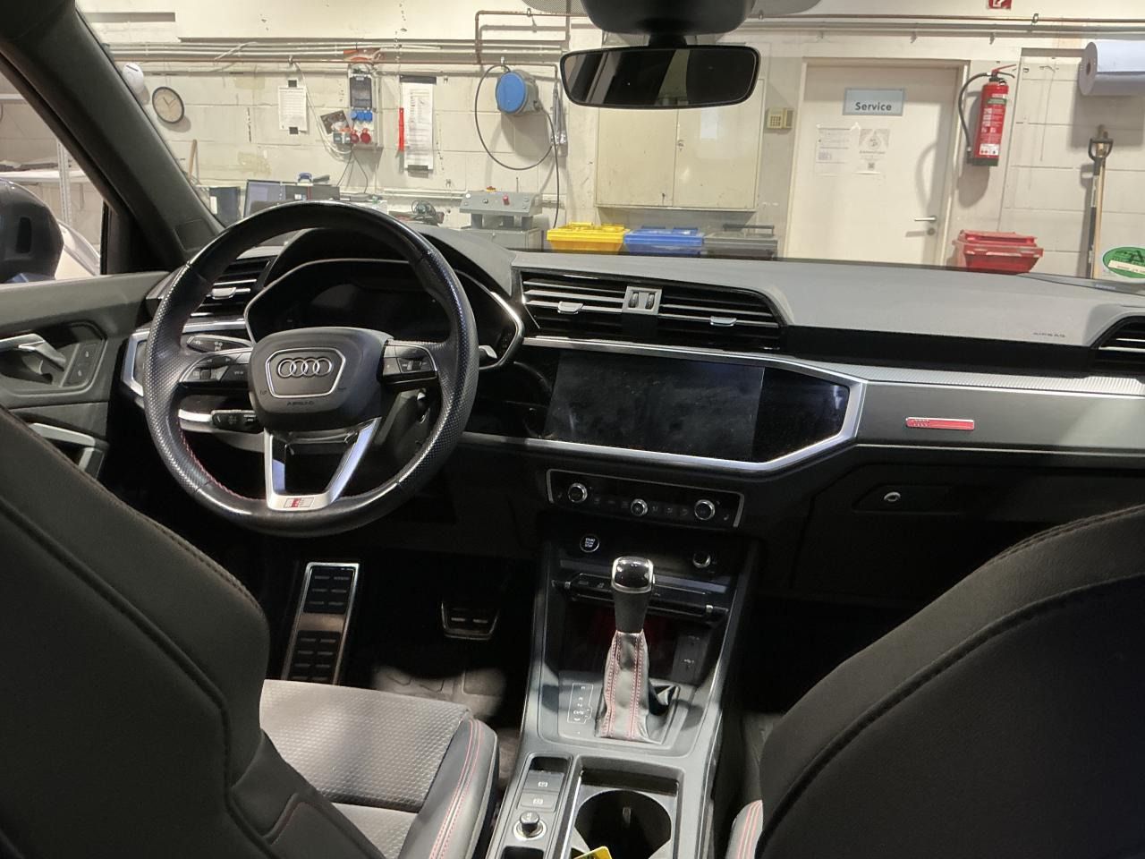 Fahrzeugabbildung Audi Q3 Sportback 45 TFSI e S tronic S line CarPlay