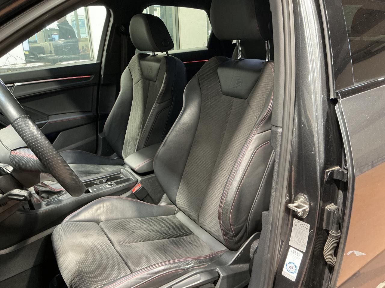 Fahrzeugabbildung Audi Q3 Sportback 45 TFSI e S tronic S line CarPlay