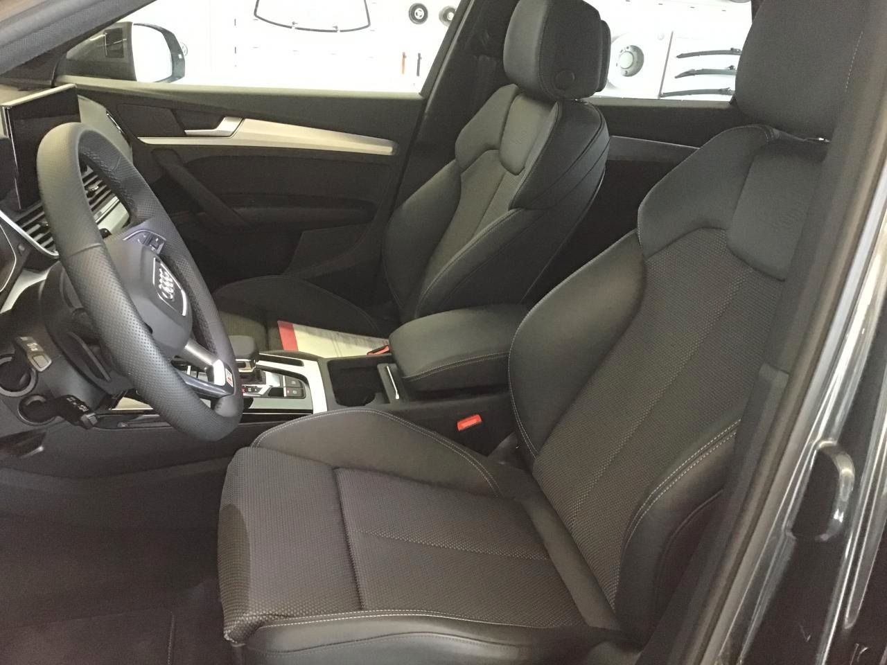 Fahrzeugabbildung Audi Q5 Sportback 40 TDI quattro S tronic S line AHK