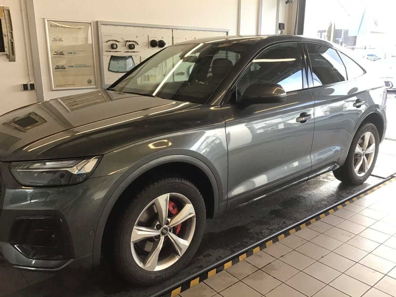 Fahrzeugabbildung Audi Q5 Sportback 40 TDI quattro S tronic S line AHK
