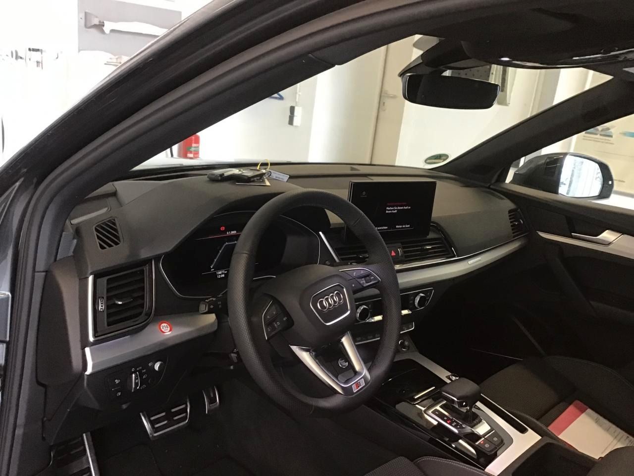 Fahrzeugabbildung Audi Q5 Sportback 40 TDI quattro S tronic S line AHK