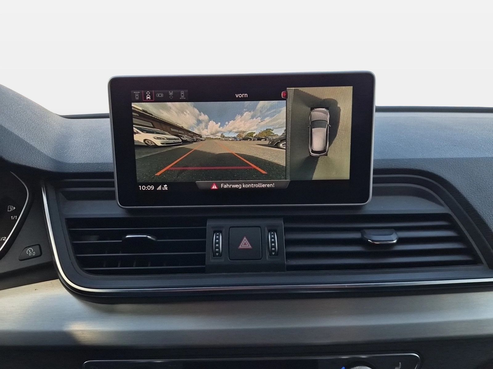 Fahrzeugabbildung Audi SQ5 SUV SQ5 TDI 255(347) tiptronic 8-stufig B&O - mit KI generiert/bearbeitet