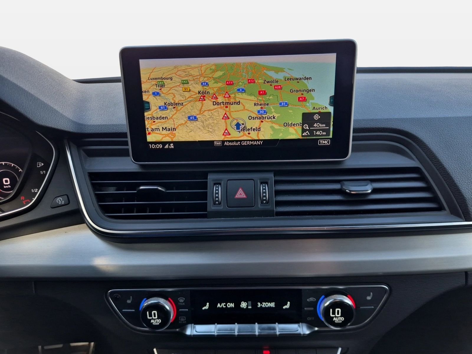 Fahrzeugabbildung Audi SQ5 SUV SQ5 TDI 255(347) tiptronic 8-stufig B&O - mit KI generiert/bearbeitet