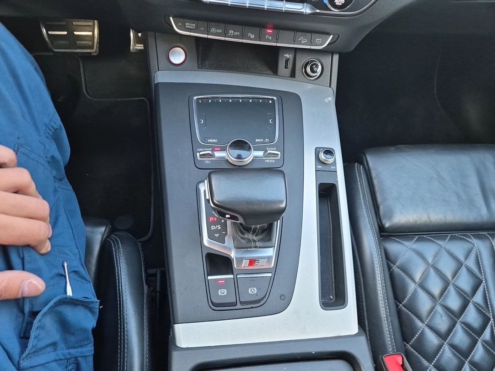 Fahrzeugabbildung Audi SQ5 SUV SQ5 TDI 255(347) tiptronic 8-stufig B&O - mit KI generiert/bearbeitet