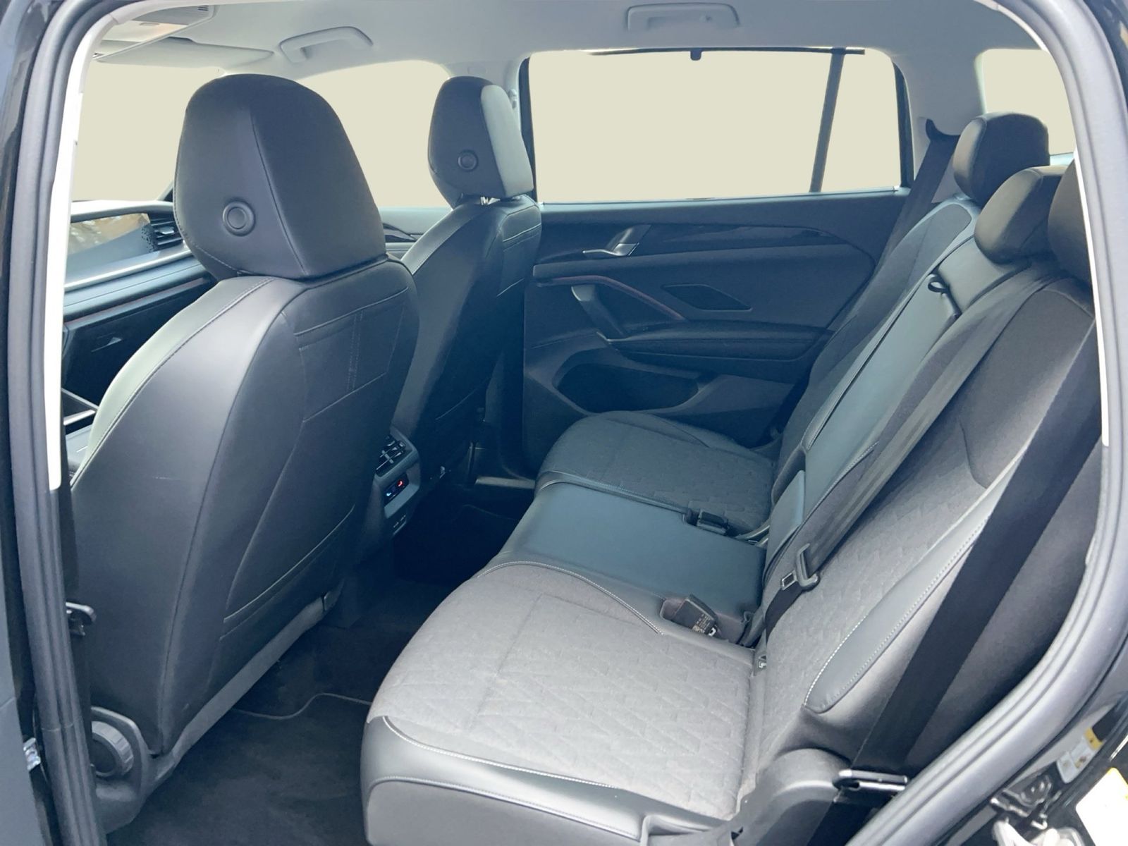 Fahrzeug autohaus mense Fahrzeugabbildung Volkswagen Tayron 2.0 TDI DSG 4-motion Life AHK