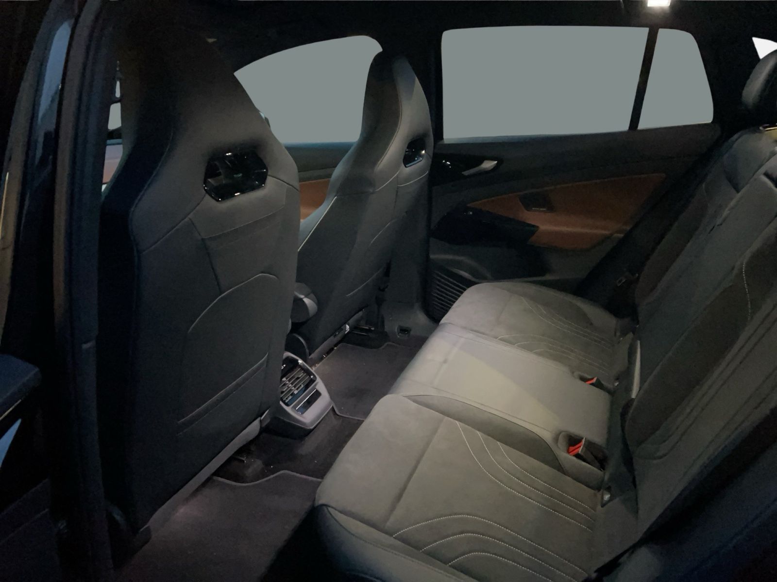 Fahrzeug autohaus mense Fahrzeugabbildung Volkswagen ID.4 Pro 4-motion IQ.Light|Matrix|CarPlay|h/k|SD