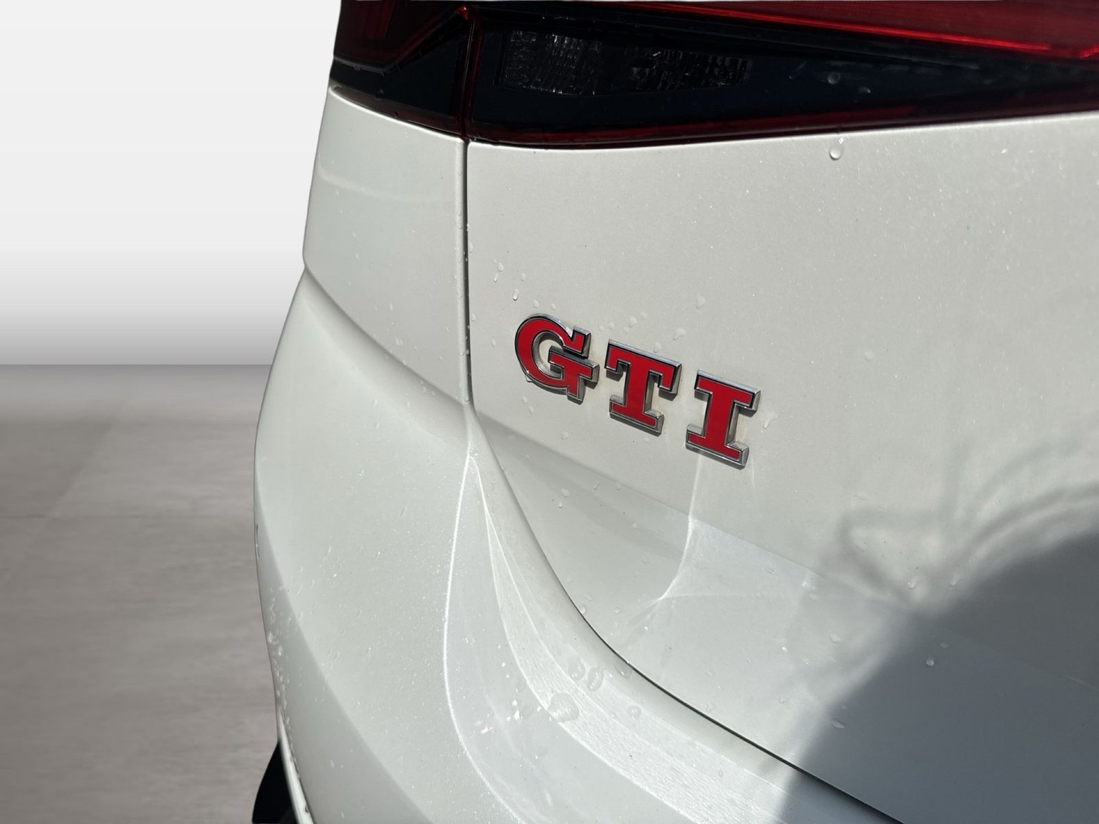 Fahrzeug autohaus mense Fahrzeugabbildung Volkswagen Golf VII GTI TCR CarPlay ACC LED Navi - mit KI generiert/bearbeitet