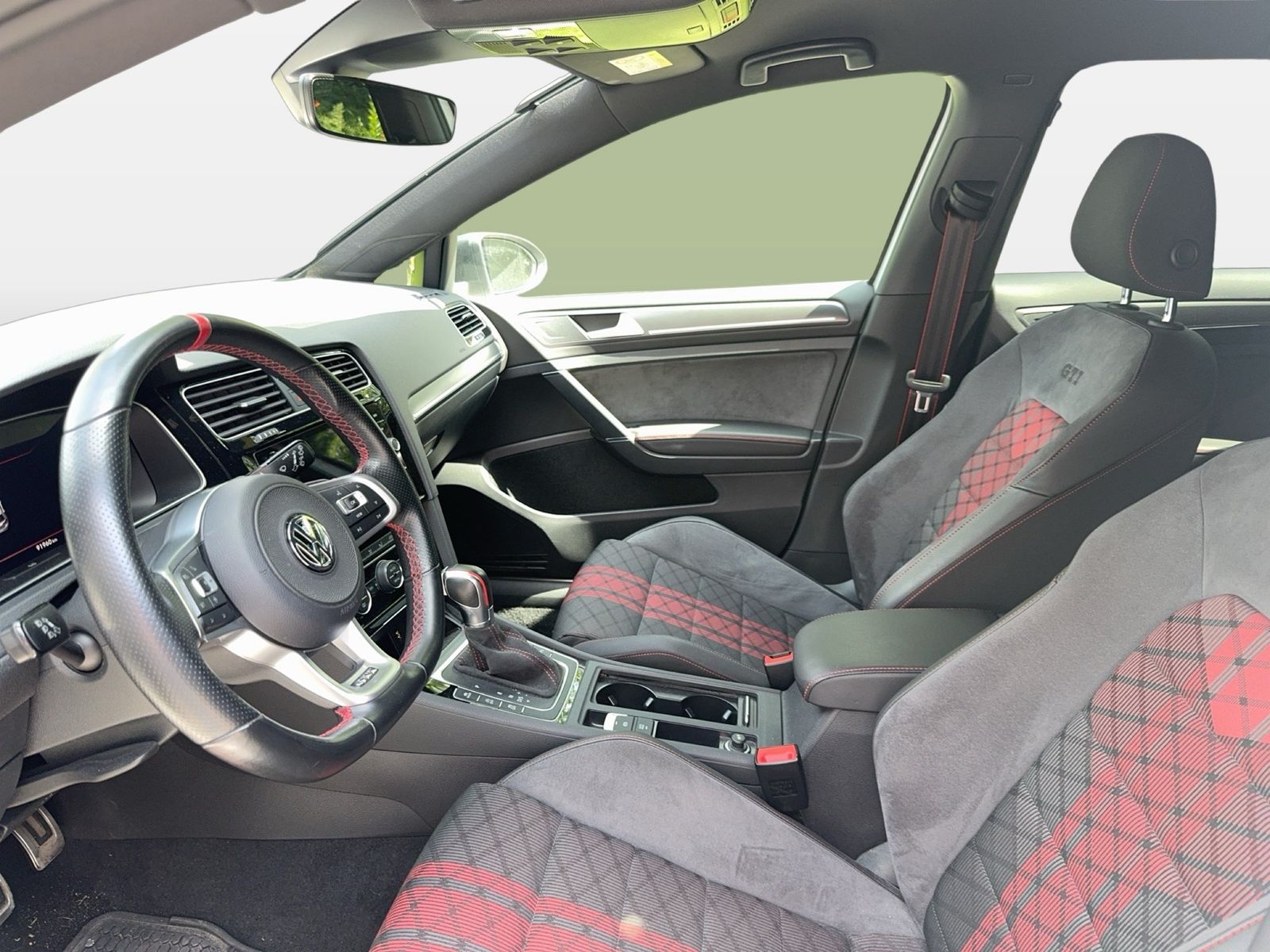 Fahrzeug autohaus mense Fahrzeugabbildung Volkswagen Golf VII GTI TCR CarPlay ACC LED Navi - mit KI generiert/bearbeitet