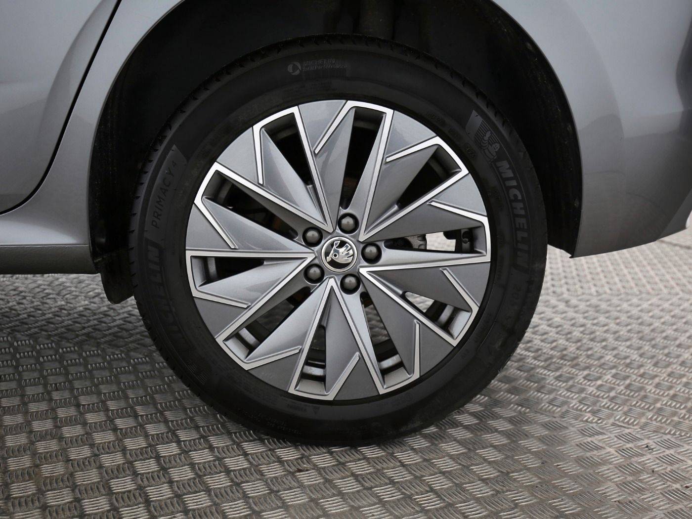 Fahrzeug autohaus mense Fahrzeugabbildung SKODA Kamiq 1.0 TSI Tour LED|KlimaA|LaneAss|PDC|SHZG