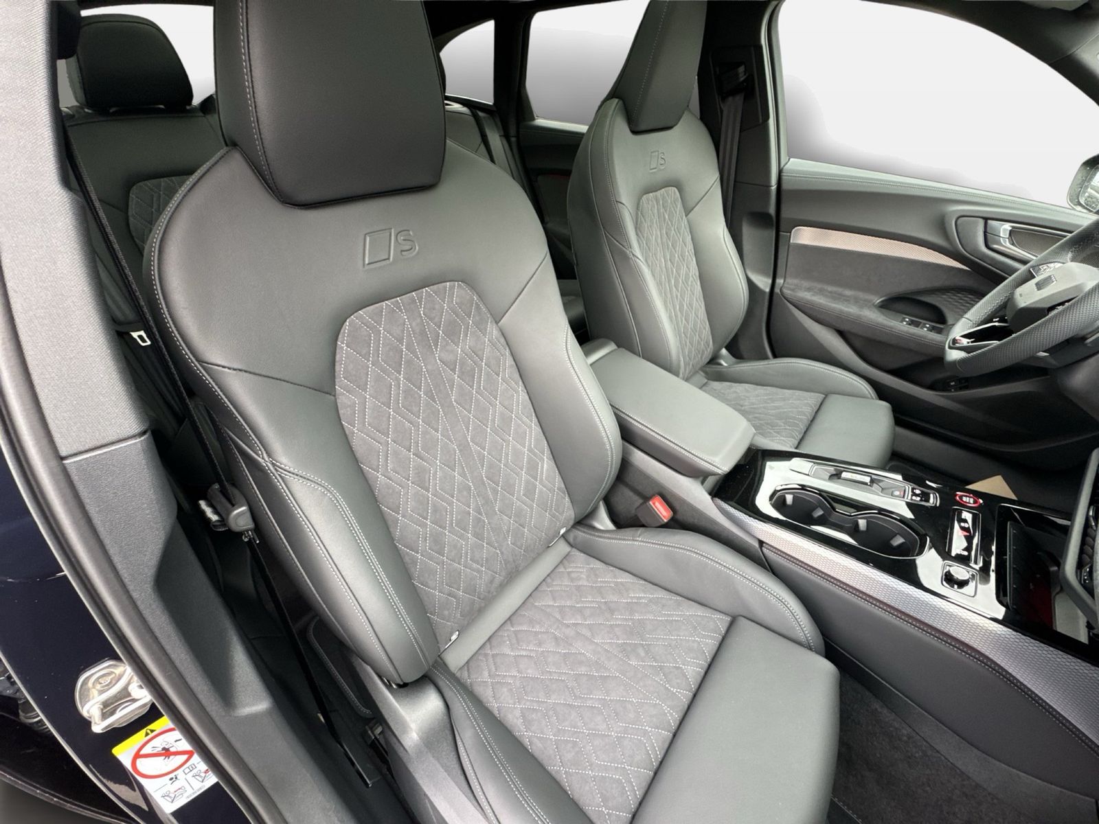 Fahrzeug autohaus mense Fahrzeugabbildung Audi A5 Avant e-hybrid quattro 270 kW S tronic Matrix