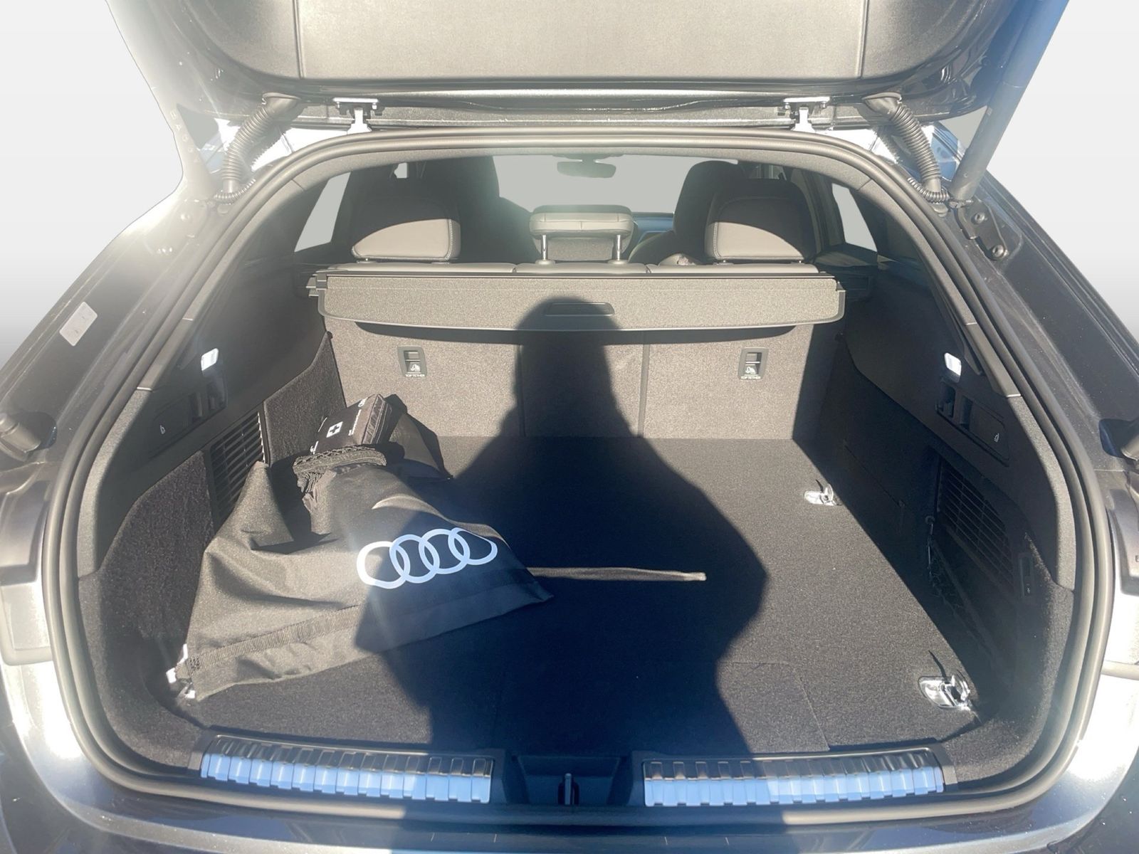 Fahrzeug autohaus mense Fahrzeugabbildung Audi A5 Avant e-hybrid quattro 270 kW S tronic Matrix