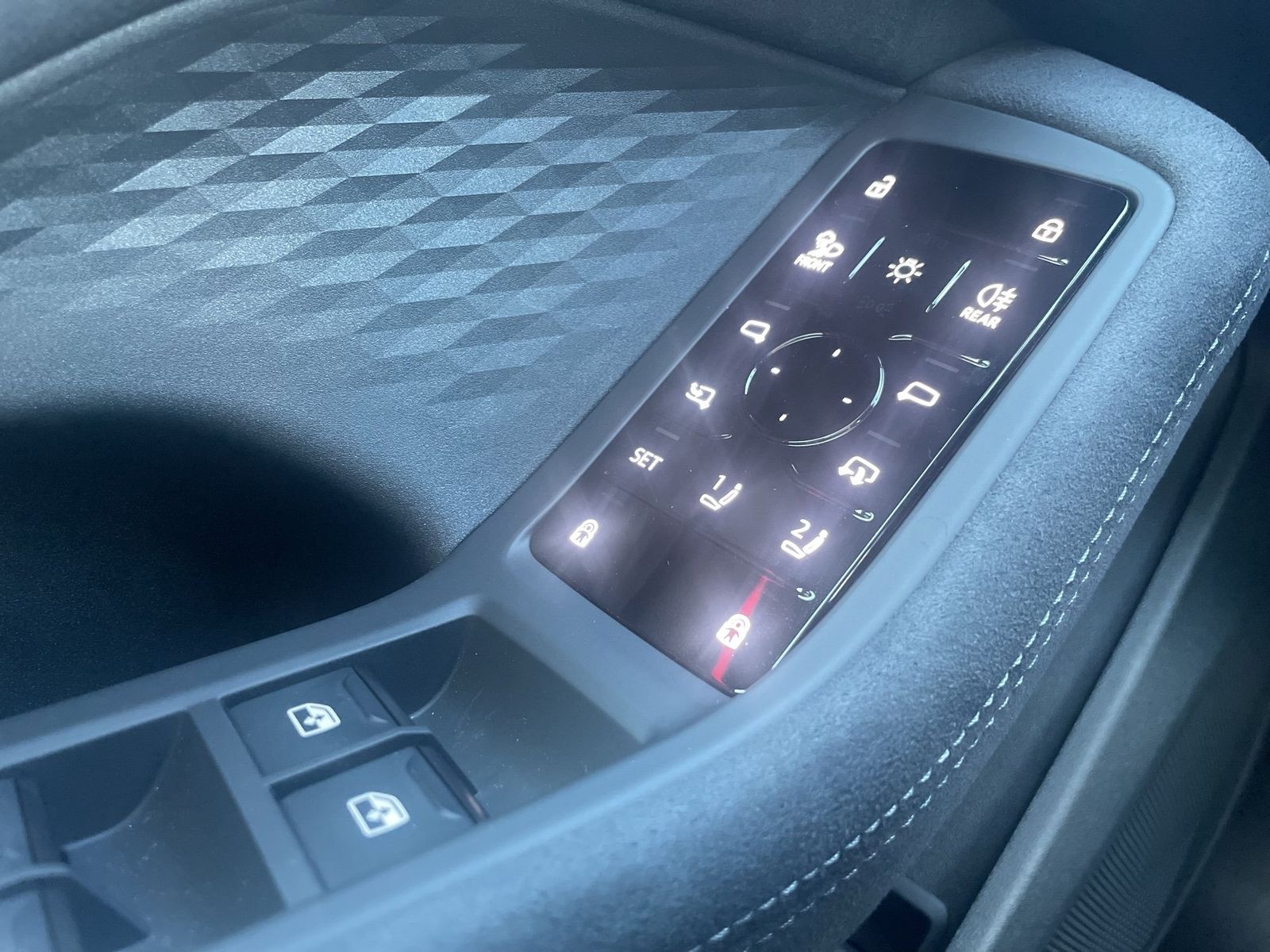 Fahrzeug autohaus mense Fahrzeugabbildung Audi A5 Avant e-hybrid quattro 270 kW S tronic Matrix