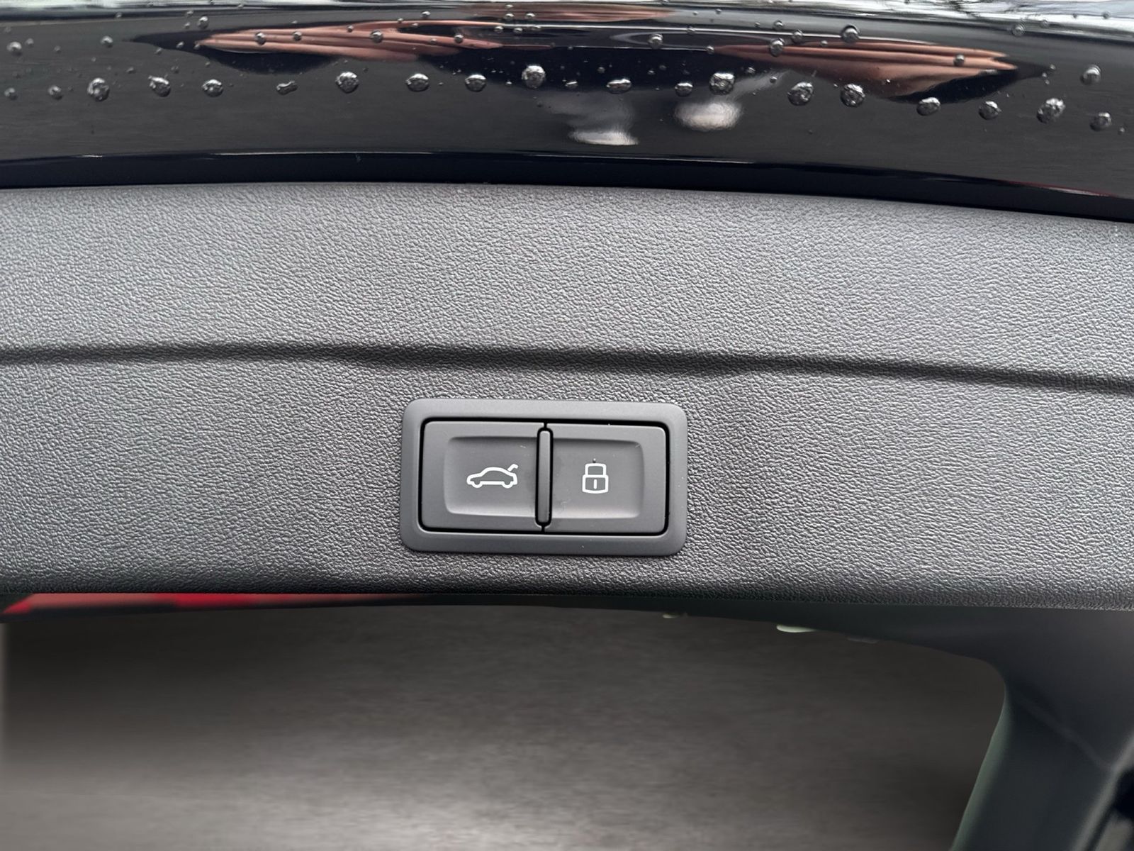 Fahrzeugabbildung Audi A6 Avant edition one e-hybrid quattro 270 kW